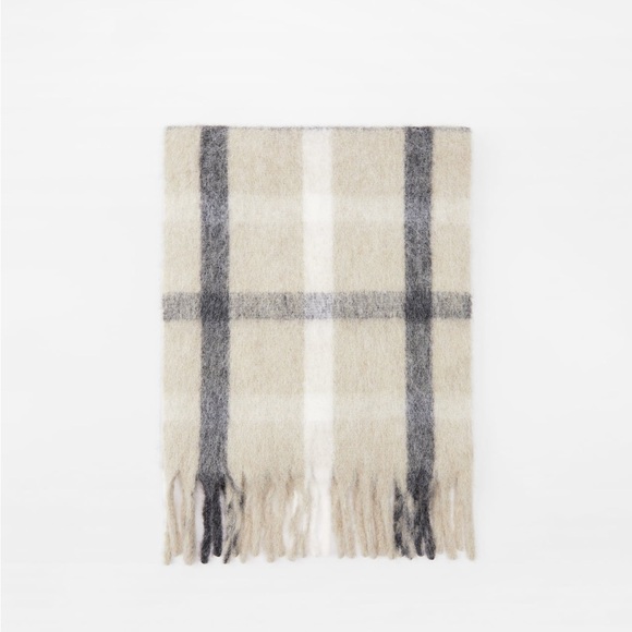 Zara PLAID SCARF WITH FRINGES - Picture 3 of 10